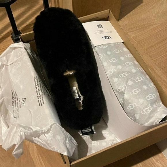 UGG Women's CLASSIC COZY BOOTIE Slipper Shoe Wmns 10 BLACK - Picture 6 of 7